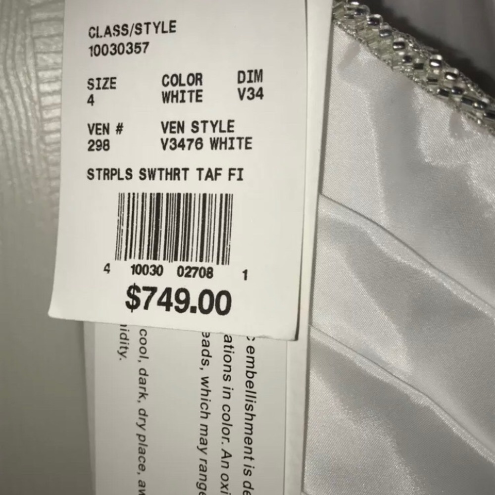 Brand new David’s bridal wedding dress - Picture 7 of 7